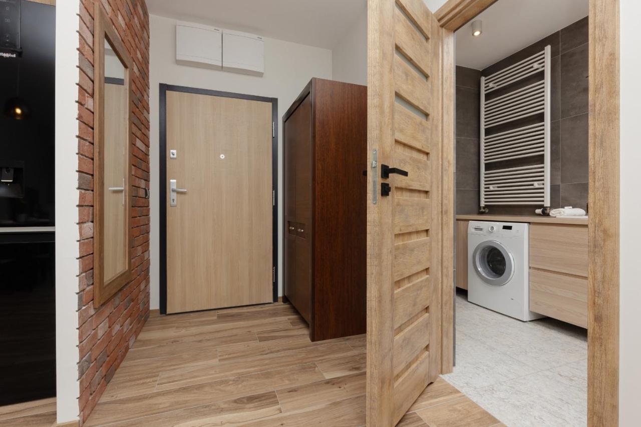 Apartment With Balcony & Parking Near Manufaktura Lodz By Renters Prestige Exterior foto